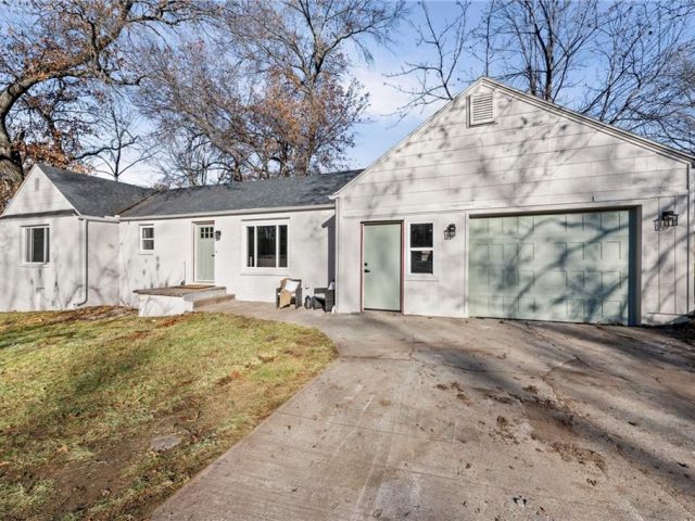 Homes for Sale in Kansas City, MO 64118 | 16 NW 82nd Street