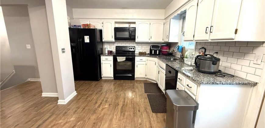 Homes for Sale in Pleasant Valley, MO 64068 | 7904  Little Lane