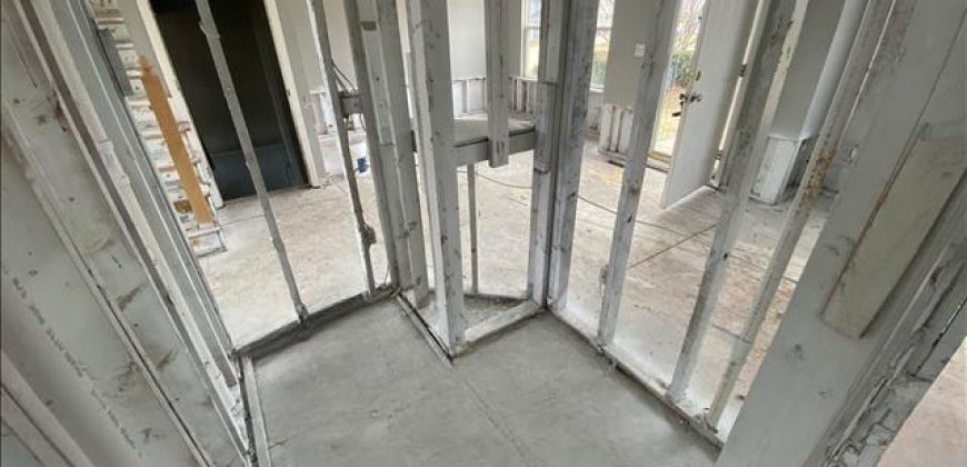 Homes for Sale in Kansas City, MO 64154 | 8547 N Robinhood Avenue