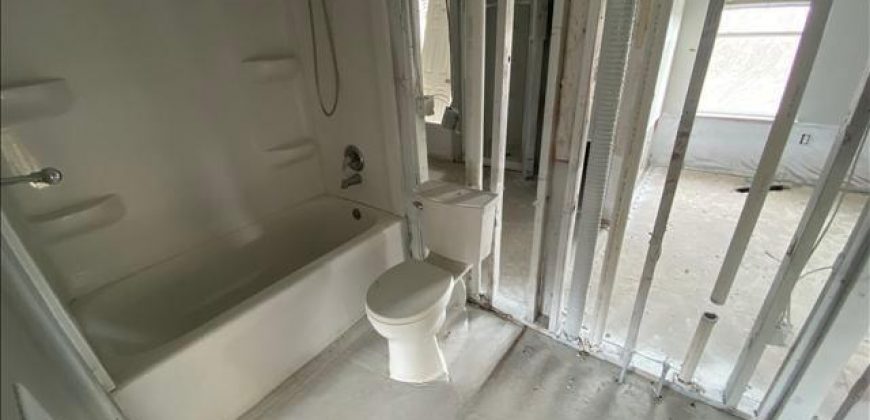 Homes for Sale in Kansas City, MO 64154 | 8547 N Robinhood Avenue