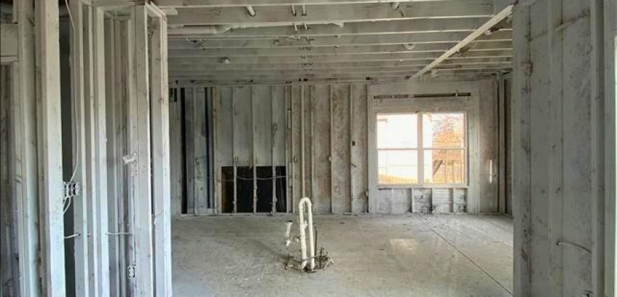 Homes for Sale in Kansas City, MO 64154 | 8547 N Robinhood Avenue