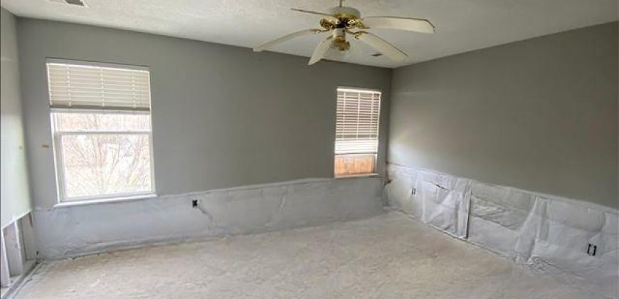 Homes for Sale in Kansas City, MO 64154 | 8547 N Robinhood Avenue