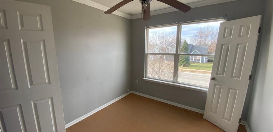 Homes for Sale in Kansas City, MO 64154 | 8547 N Robinhood Avenue