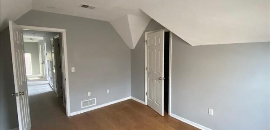 Homes for Sale in Kansas City, MO 64154 | 8547 N Robinhood Avenue