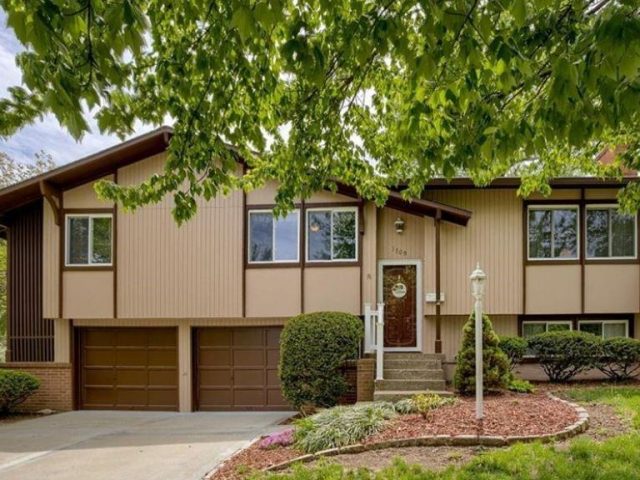 Homes for Sale in Gladstone, MO 64118 | 1709 NE 67th Place