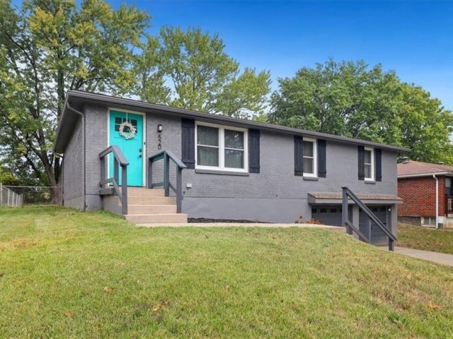 Homes for Sale in Kansas City, MO 64155 | 520 NW 88th Terrace